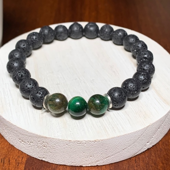 Green Tiger’s Eye Stone and Natural Lava Rock Diffuser Bracelet - Picture 7 of 7